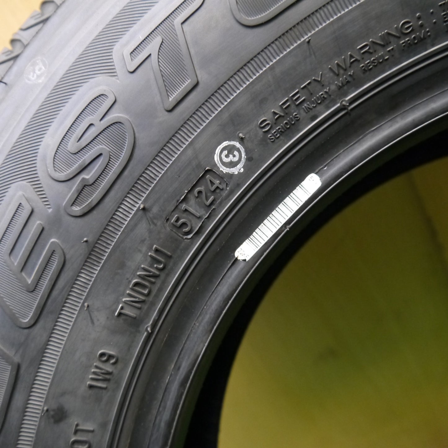 新車外し！24年！1本★195/80R15 ブリヂストン デューラー H/L 852 タイヤ 15インチ ジムニー シエラ ノマド ハイエース 等★5052004Hノタ
