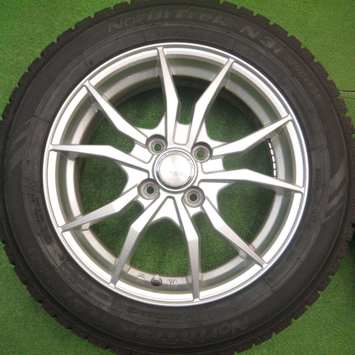 バリ溝！キレイ！9.5分以上★スタッドレス 175/65R15 オートバックス ノーストレック N3i BRAKE 15インチ PCD100/4H★4120209Hス