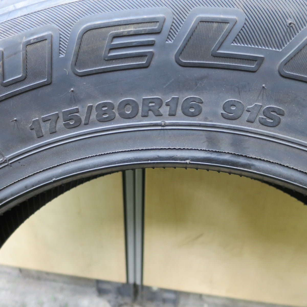 未使用！23年！1本★ジムニー 等 175/80R16 ブリヂストン デューラー H/L 852 DUELER タイヤ 16インチ★6042102ナノタ