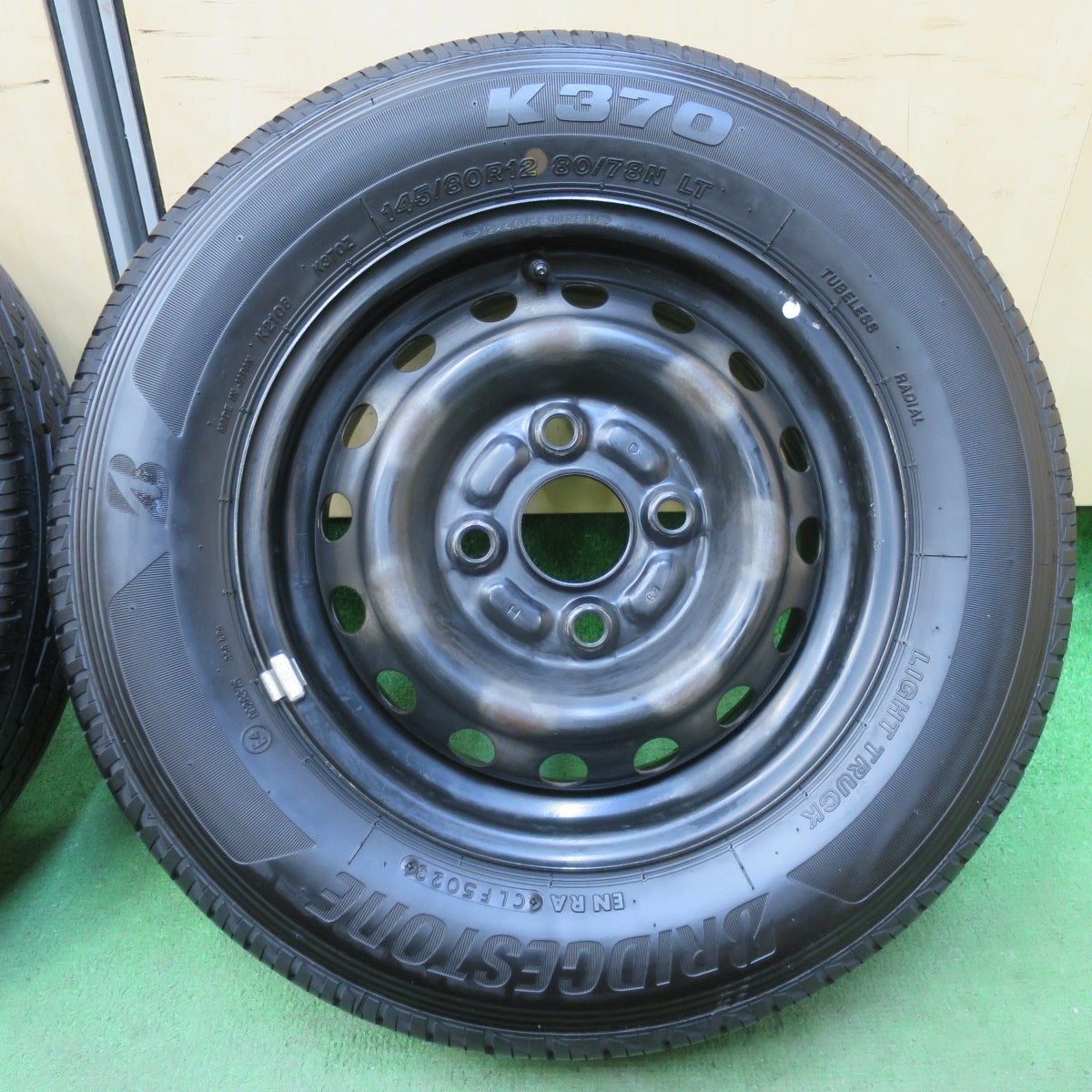 バリ溝！23年！9.5分以上★ダイハツ ハイゼット アトレー 等 純正 スチール 145/80R12 80/78N ブリヂストン K370 12インチ PCD100/4H★5103013イノ