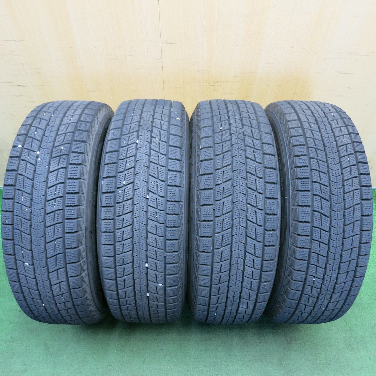 バリ溝！22年！キレイ！9.5分◎Lowenhart GXL206 225/65R17 スタッドレス ダンロップ ウインターマックス SJ8 SJ8+ レーベンハート 17インチ PCD114.3/5H◎6090608HAス