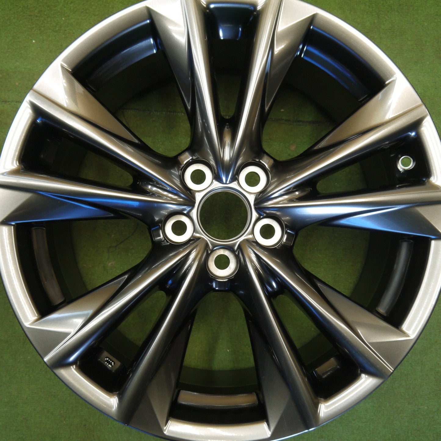 新車外し★レクサス ES Fスポーツ 純正 ホイール 19インチ 19×8J PCD114.3/5H★6051105Hホ