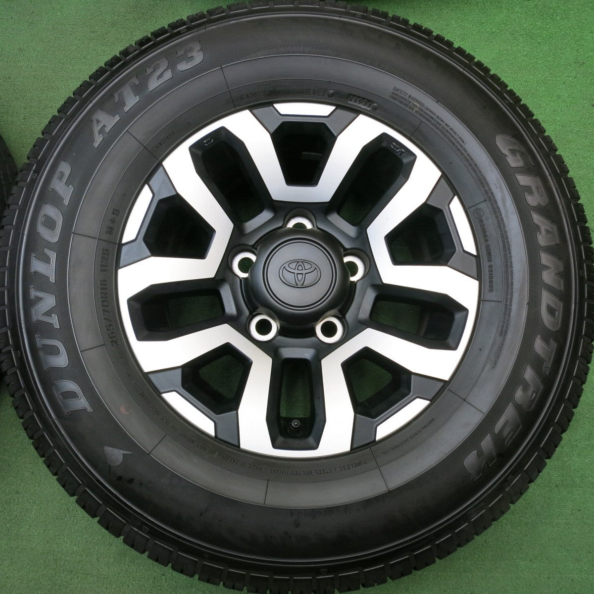 ほぼ新車外し！24年★トヨタ 70系 ランクル 純正 265/70R16 ダンロップ AT23 グラントレック 16インチ PCD150/5H★5072707HAノ