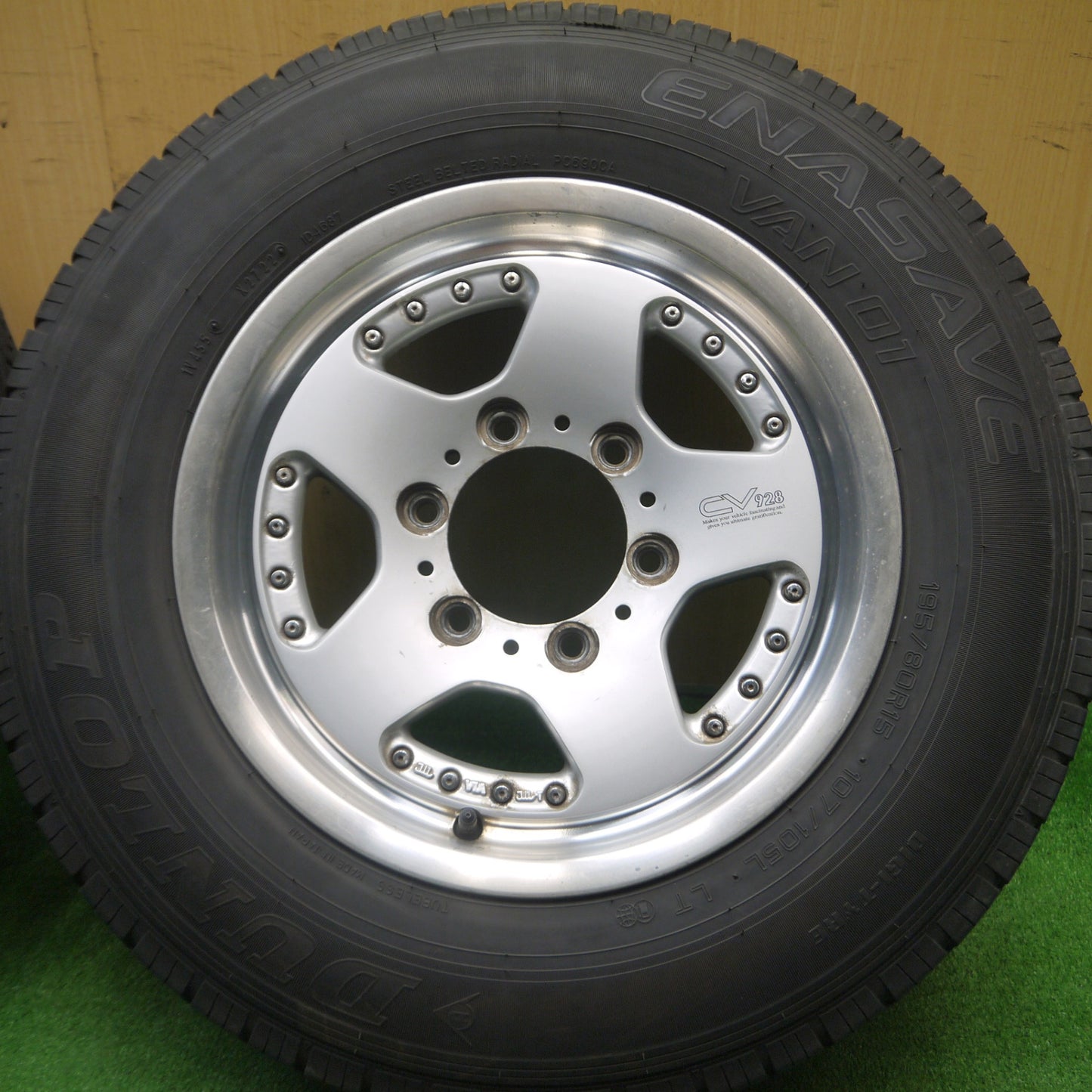 [送料無料] 4本価格！22年★ハイエース等 195/80R15 107/105L ダンロップ エナセーブ VAN01 LIUFENG CV928 15インチ PCD139.7/6H★4102304Hノ