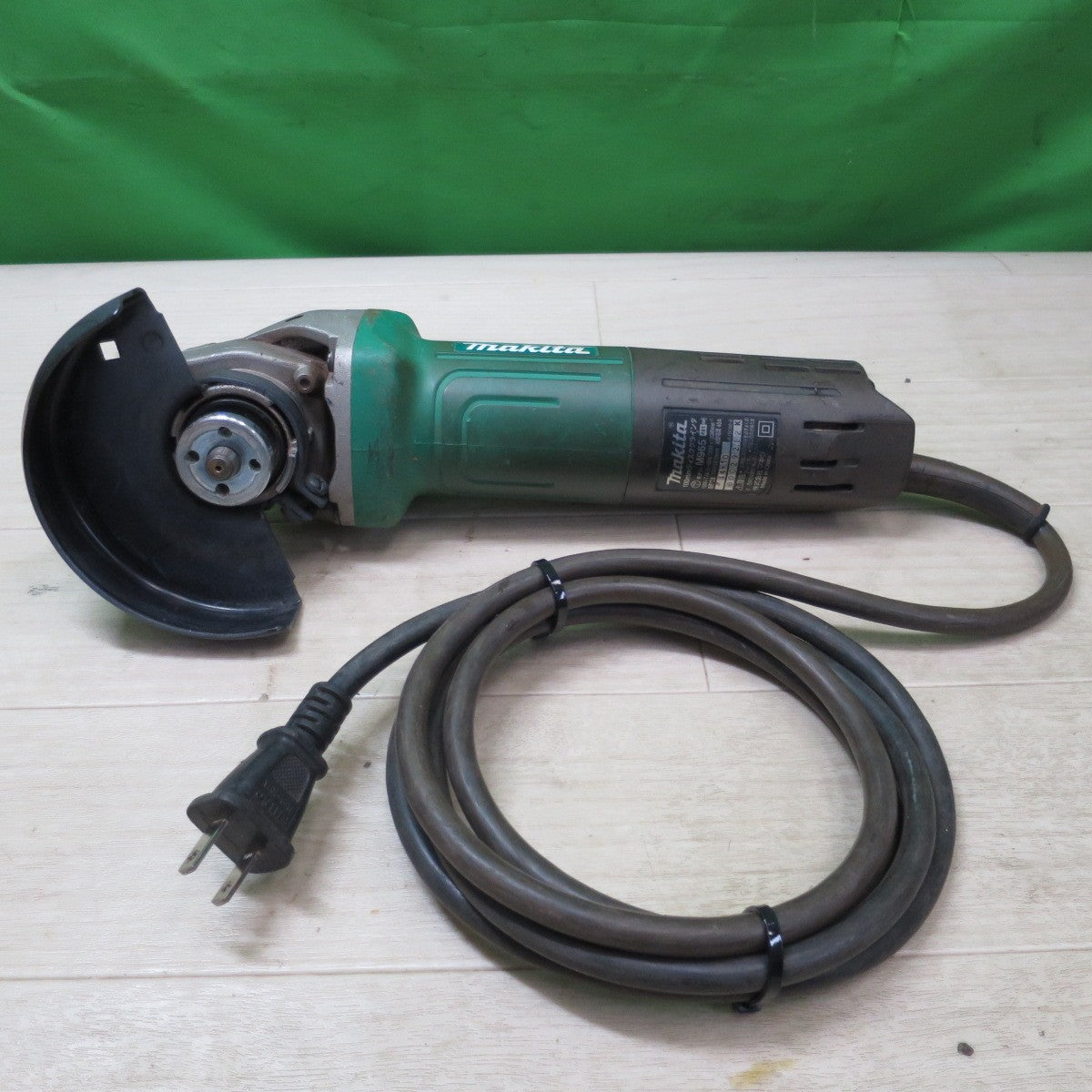 [送料無料] ☆マキタ 100mm ディスクグラインダ M965 電動 工具 makita 100V コード式 研削 研摩 研磨 機☆