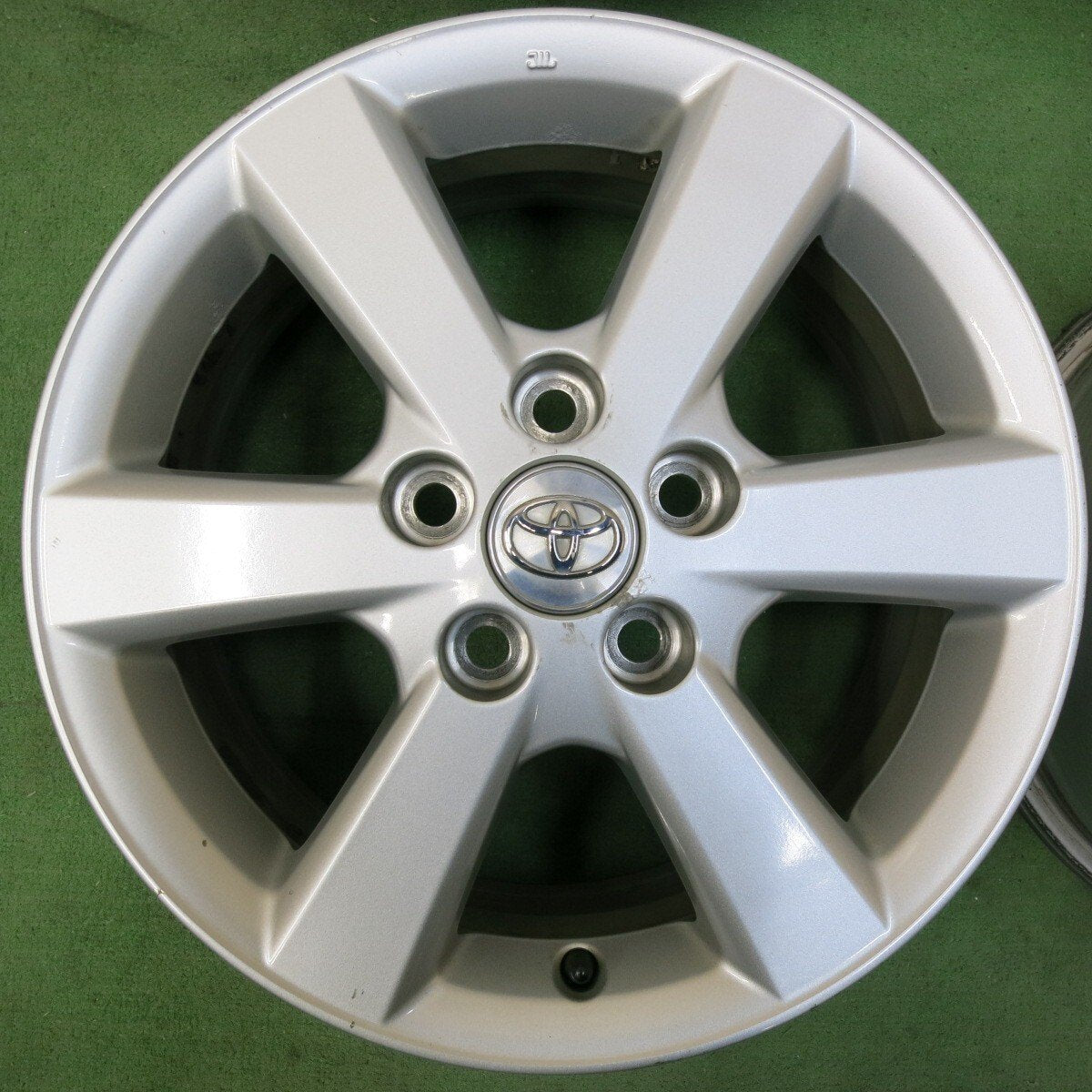 4本価格★トヨタ アイシス 純正 ホイール 16インチ 16×6.5JJ PCD114.3/5H★5031206SYホ