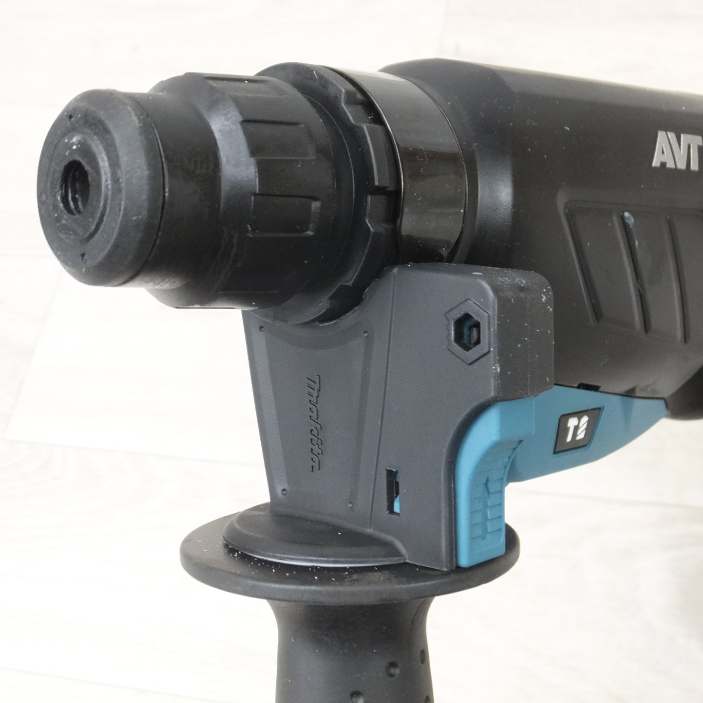 [送料無料] 美品◆マキタ 26mm 電動 ハンマ ドリル HR2631F 100V ケース付き ハンマードリル  穴あけ 電動 工具◆