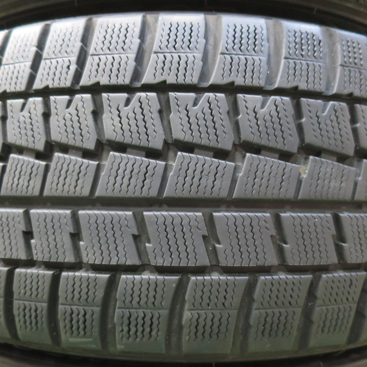[送料無料] バリ溝！キレイ！9分★レクサス 等 235/50R18 スタッドレス ダンロップ ウインターマックス WM01 MANARAY SPORT 18インチ PCD120/5H★4121202イス