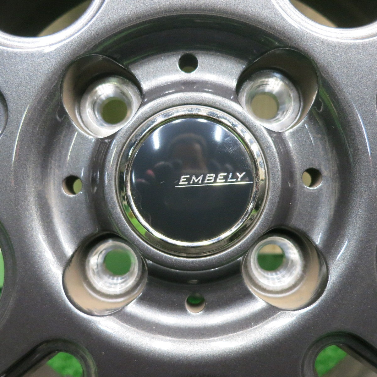 [送料無料] バリ溝！23年！キレイ！9.5分以上★スタッドレス 155/65R14 グッドイヤー アイスナビ7 EMBELY 14インチ PCD100/4H★4120805TNス