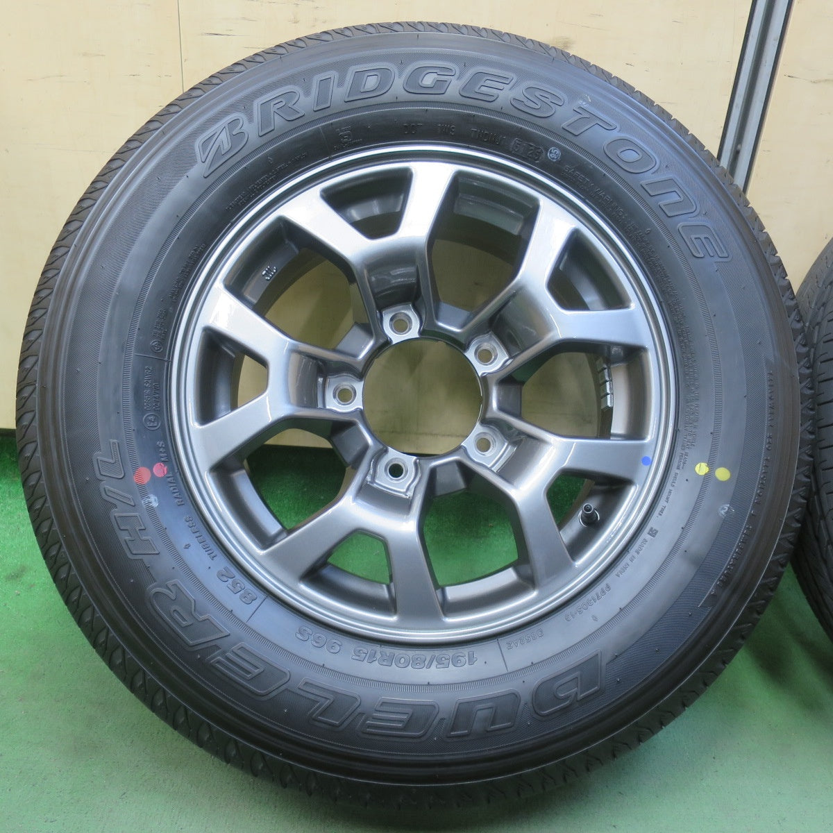 新車外し！25年★スズキ JB74Ｗ ジムニー シエラ 純正 195/80R15 ブリヂストン デューラー H/L 852 15インチ PCD139.7/5H★6052505イノ