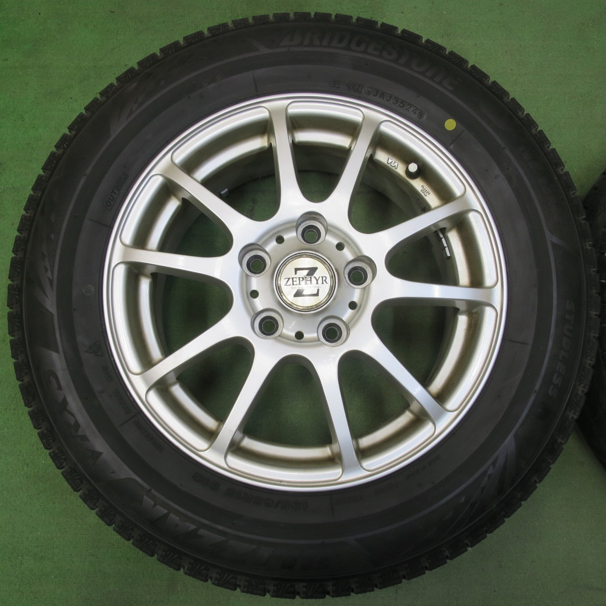 バリ溝！24年！9.5分★スタッドレス 195/65R15 ブリヂストン ブリザック VRX3 ZEPHYR ゼファー 15インチ PCD114.3/5H★5110407イス