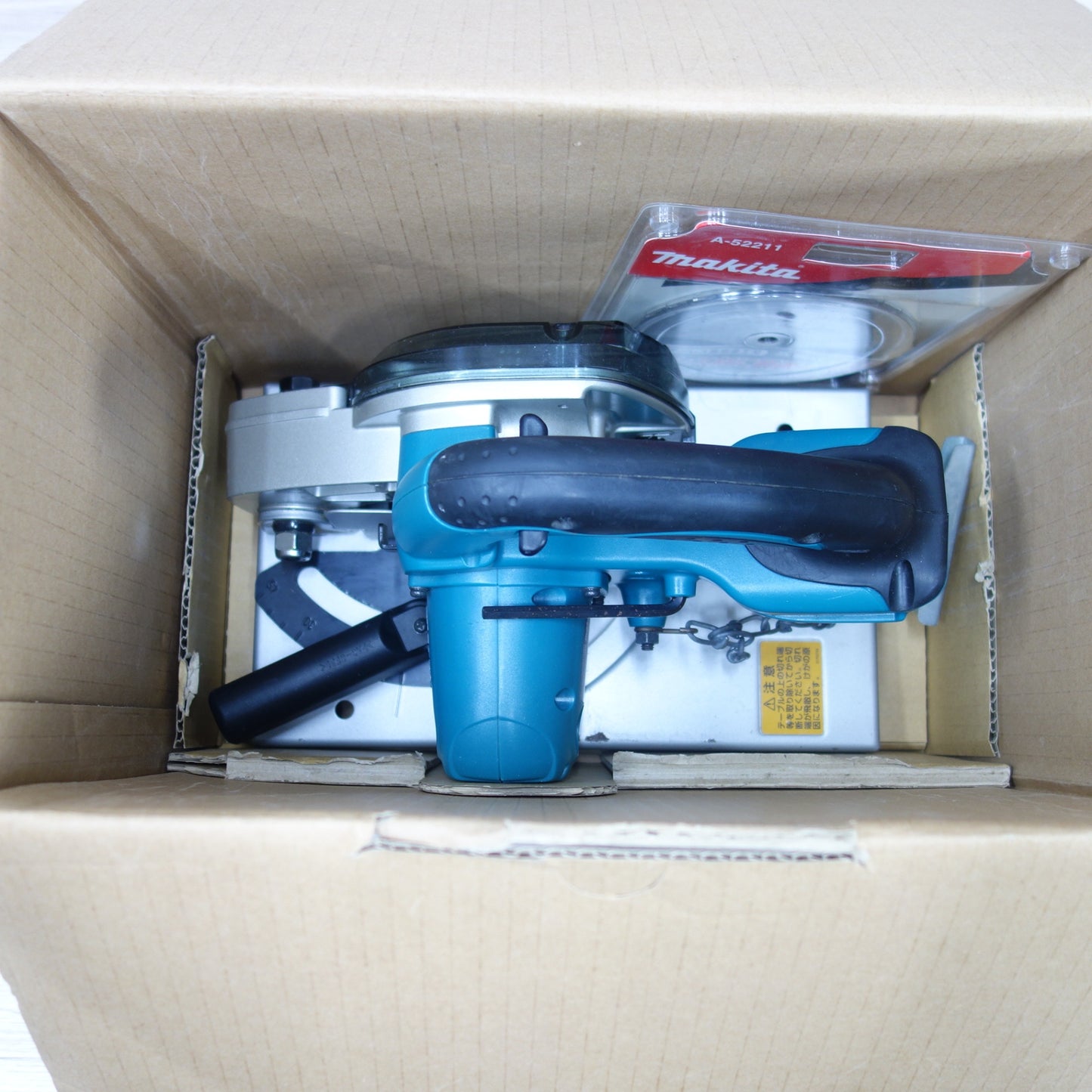 [送料無料] キレイ!付属品付◆マキタ 125mm 充電式 チップソー 切断機 LC540D 電動 工具 14.4V 切断 丸鋸 丸ノコ マルノコ Makita◆