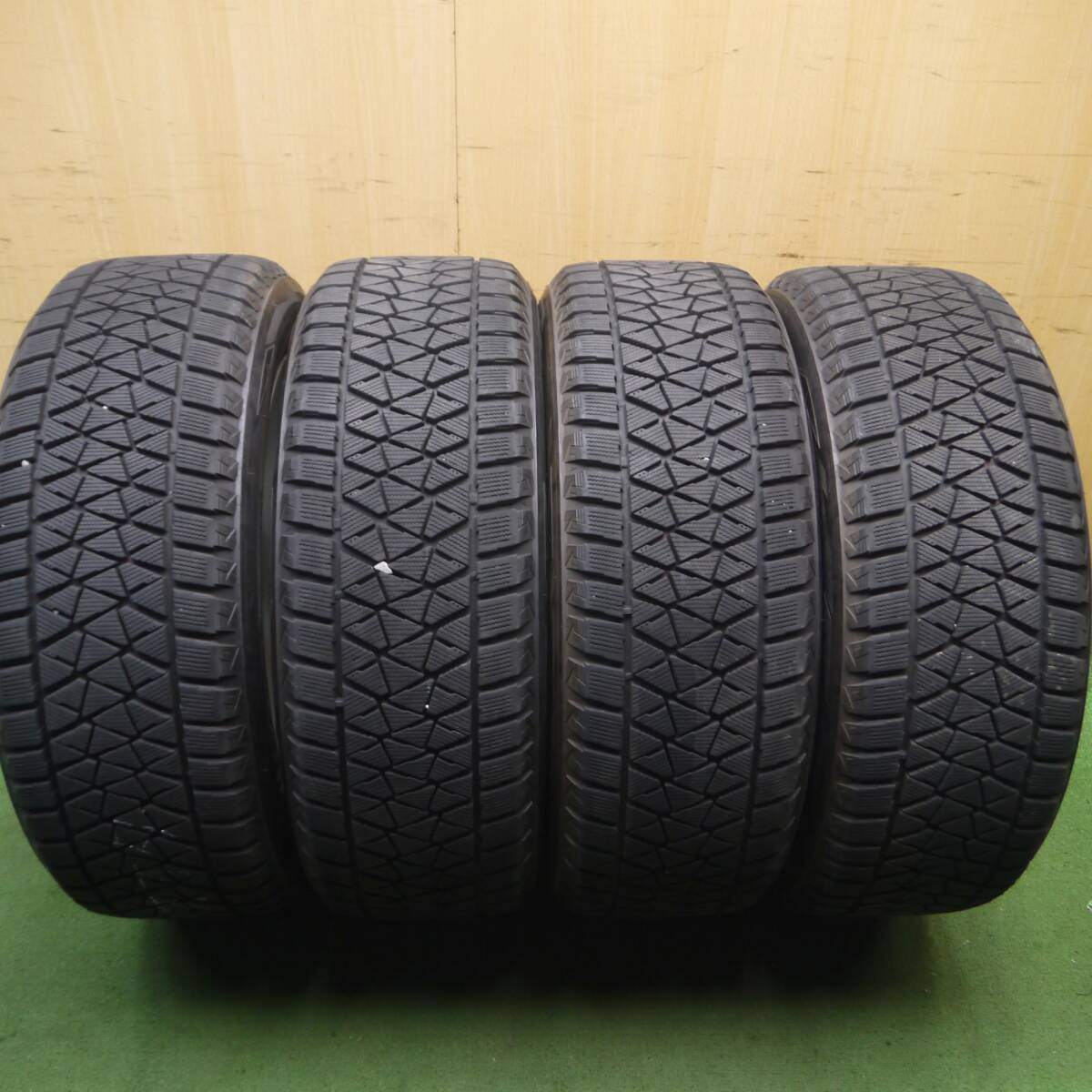 バリ溝！9分★スタッドレス LEONIS FW 235/55R19 ブリヂストン ブリザック DM-V2 レオニス 19インチ PCD114.3/5H★4070305Hス