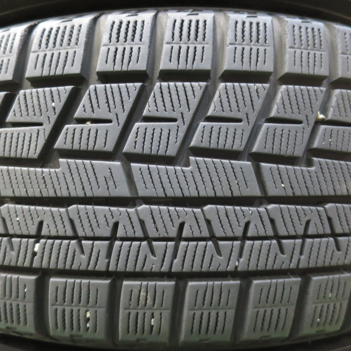 [送料無料] バリ溝！キレイ！9.5分★スタッドレス 215/60R16 ヨコハマ アイスガード iG60 STRANGER ストレンジャー 16インチ PCD114.3/5H★5010308イス
