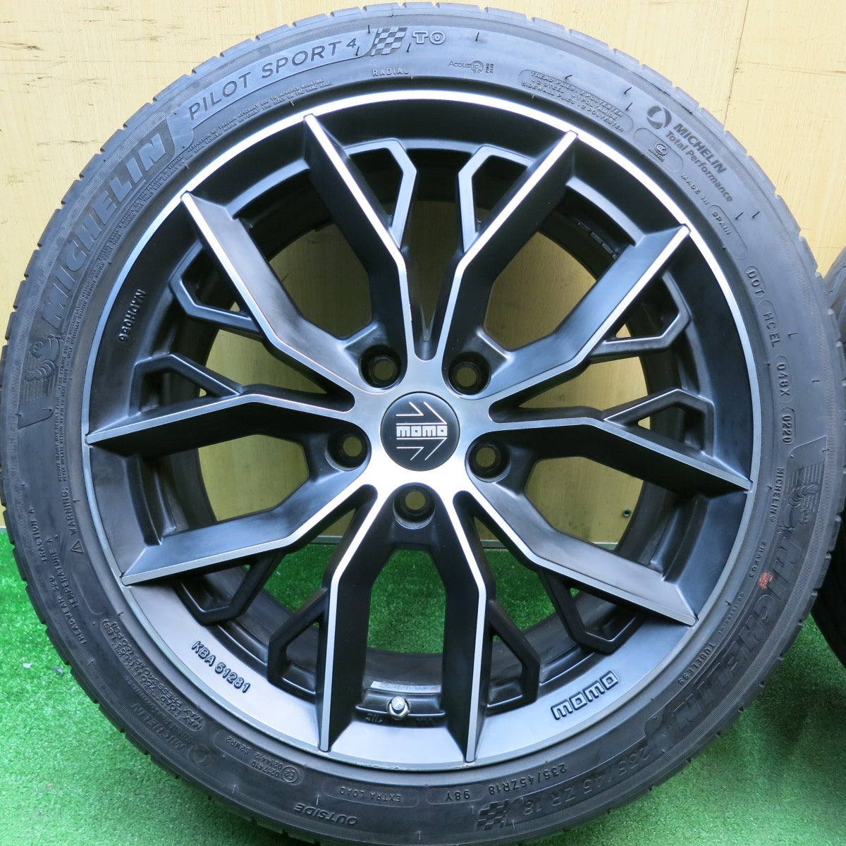 4本価格★MOMO MASSIMO 235/45R18 ミシュラン パイロットスポーツ4 TO モモ マッシモ 18インチ PCD114.3/5H★6030503HAノ