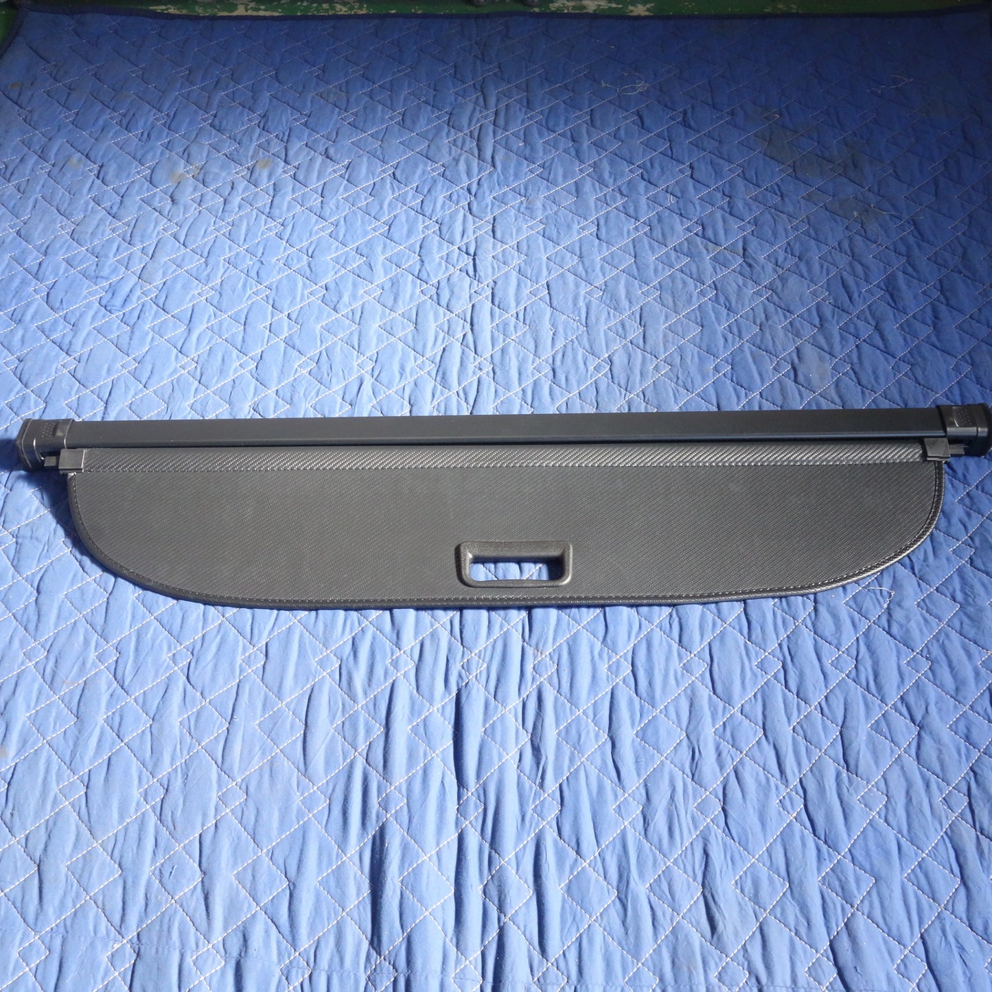 [送料無料] ☆トヨタ カローラ ツーリング 2019年9～ 社外 トノカバー  カーボン調☆