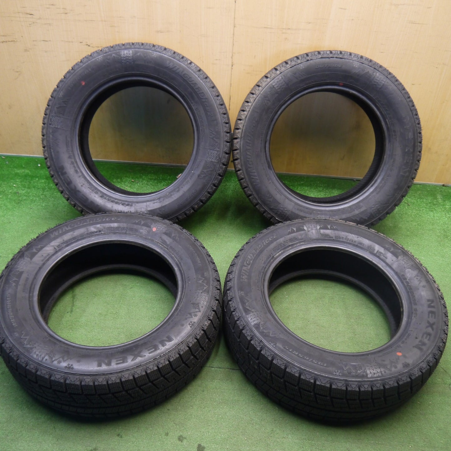未使用！25年★スタッドレス 195/65R15 ネクセン ウィンガード アイス2 タイヤ 15インチ プリウス カローラスポーツ 等★6050807Hスタ