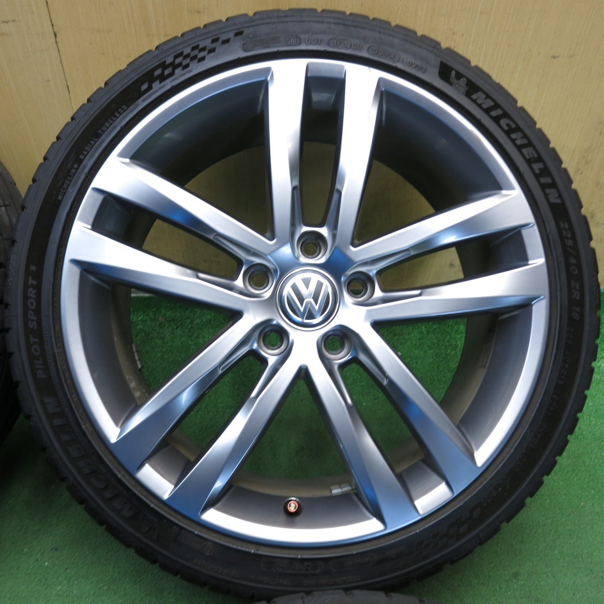 バリ溝！23年！8.5分◎ワーゲン ゴルフ7 ヴァリアント 純正 225/40R18 ミシュラン パイロットスポーツ5 18インチ PCD112/5H◎6090502KKノ