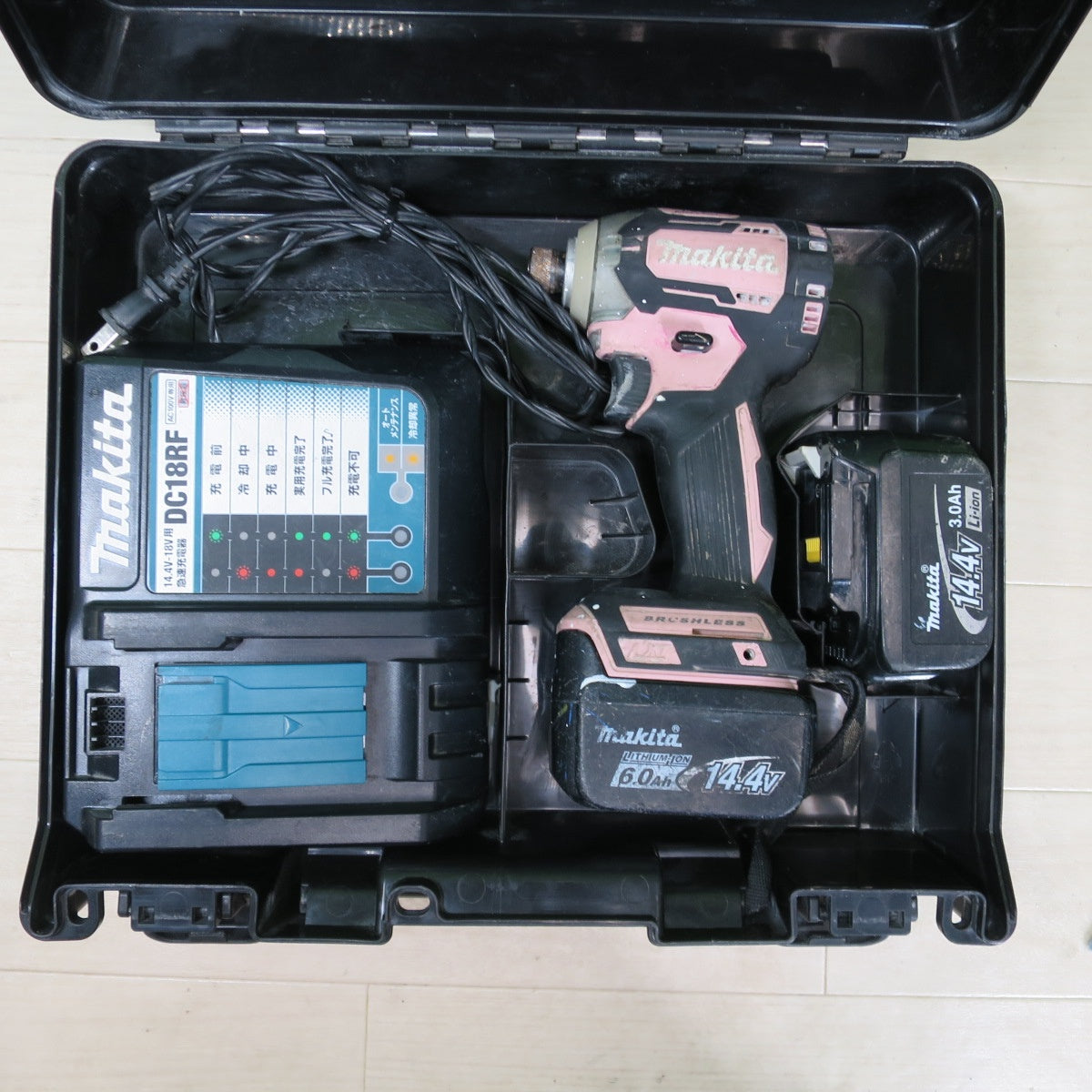 [送料無料] バッテリー2個☆マキタ 充電式 インパクトドライバ TD160D RGXP 電動 工具 14.4V makita ピンク 6.0Ah 3.0Ah☆