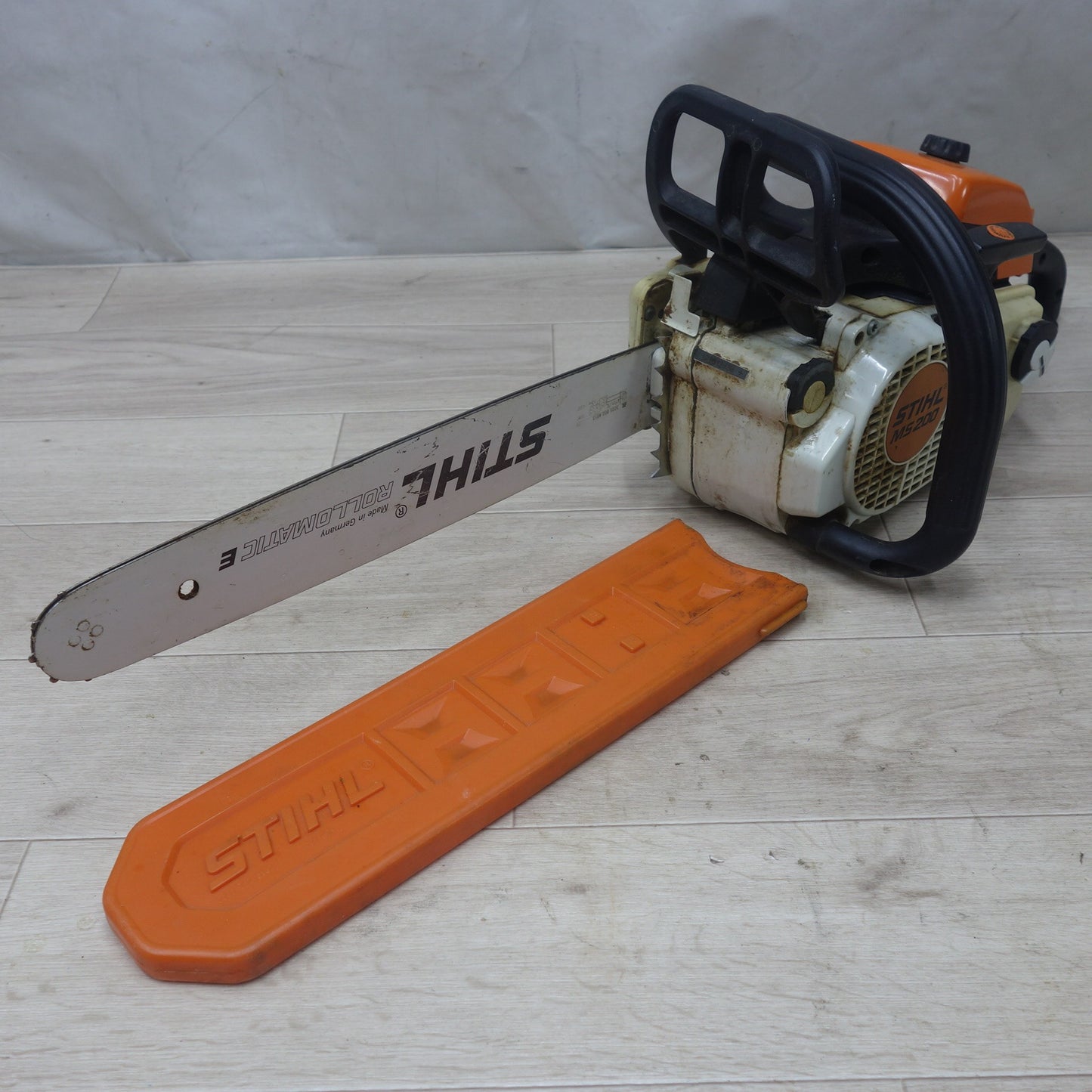 [送料無料] ◆スチール STIHL エンジン チェーンソー MS200 チェンソー 切断機 軽量◆