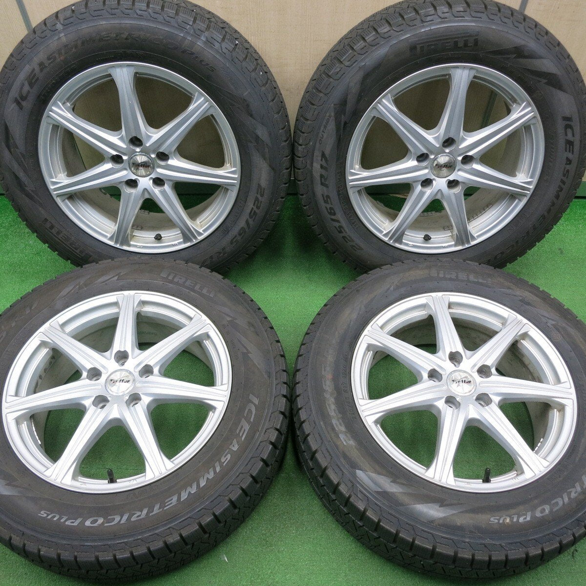 バリ溝！21年！キレイ！9分★スタッドレス 225/65R17 ピレリ アイスアシンメトリコ プラス Treffer トレファー 17インチ PCD114.3/5H★5011104NJス