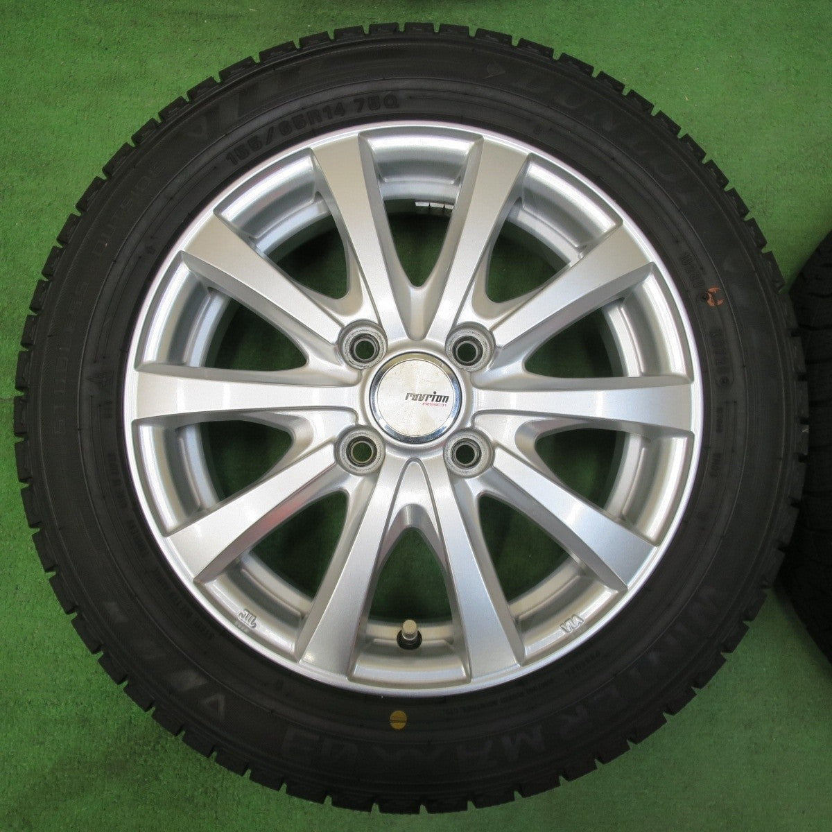 バリ溝！9分★スタッドレス 155/65R14 ダンロップ ウインターマックス 03 ravrion RS01 ラブリオン 14インチ PCD100/4H★5010801イス