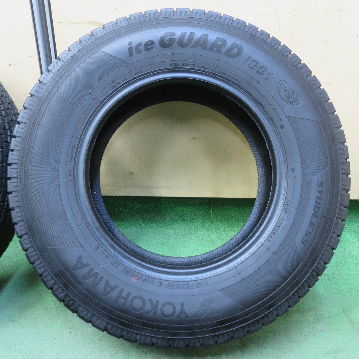 バリ溝！23年！9.5分★スタッドレス 195/80R15 107/105L ヨコハマ アイスガード iG91 タイヤ 15インチ ハイエース キャラバン 等★6070202イスタ