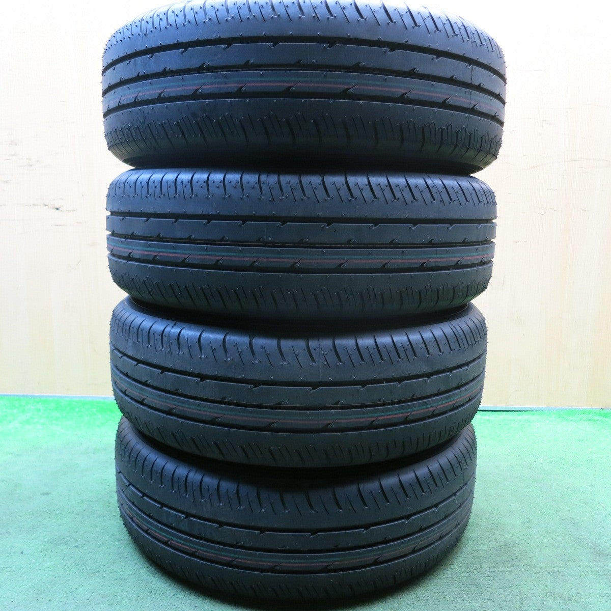 新車外し！24年★トヨタ ヤリス 純正 スチール 185/60R15 トーヨー ナノエナジー J65 15インチ PCD100/4H★5080905HAノ