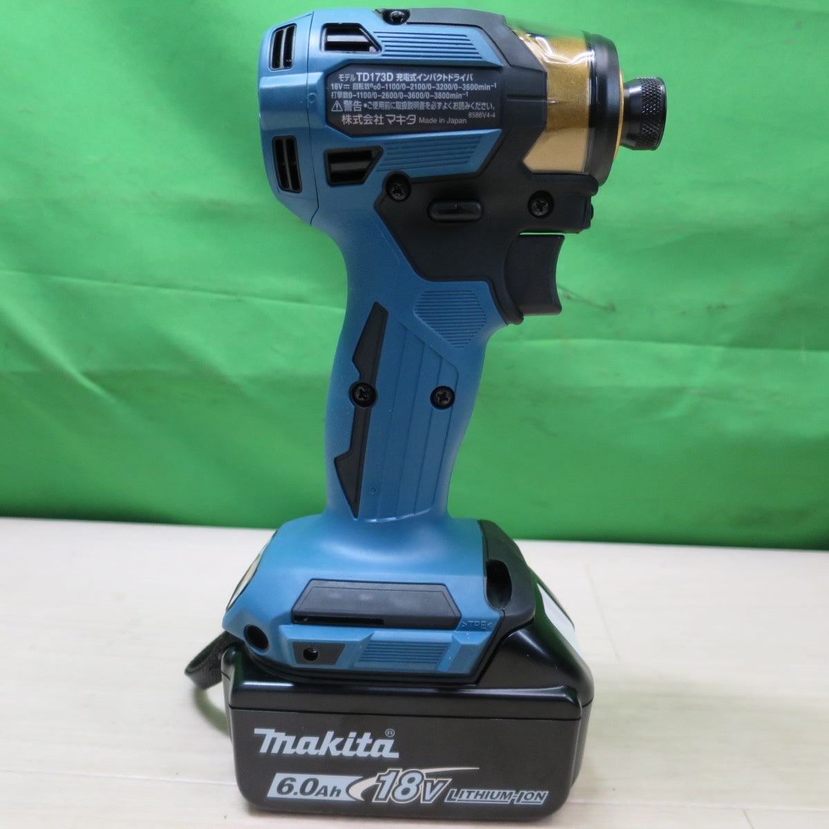 [送料無料] 未使用！バッテリー2個☆マキタ 充電式 インパクトドライバー TD173DGXPB LXT20周年記念カラー プレミアムブルー 電動 工具 6.0Ah 18V 充電器 DC18RF makita☆
