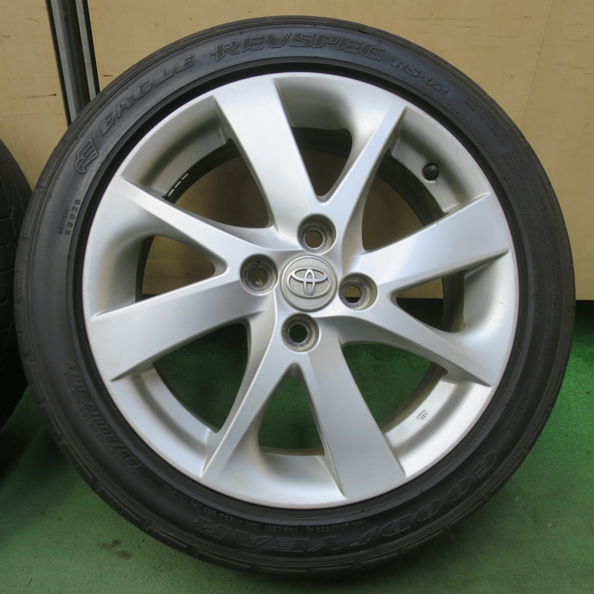 4本価格◎トヨタ NHP10 アクア ツーリング 純正 195/50R16 グッドイヤー イーグル REVSPEC RS-02 16インチ PCD100/4H◎6081901イノ