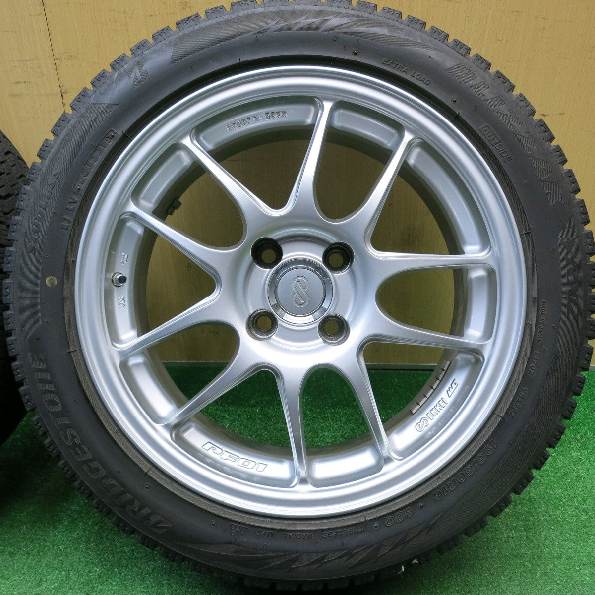 バリ溝！キレイ！9分★スタッドレス  ENKEI PF01 195/50R16 ブリヂストン ブリザック VRX2 エンケイ 16インチ PCD100/4H★5113009HAス
