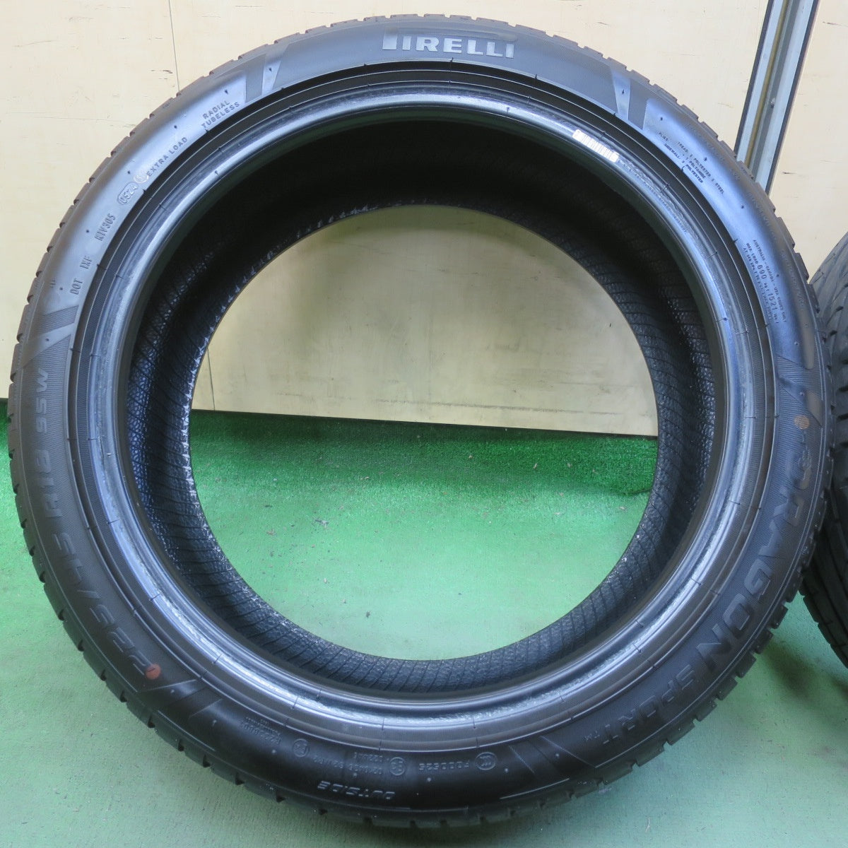 新車外し！24年◎225/45R18 ピレリ ドラゴン スポーツ TM タイヤ 18インチ クラウン レヴォーグ プリウスα 等◎6092515イノタ