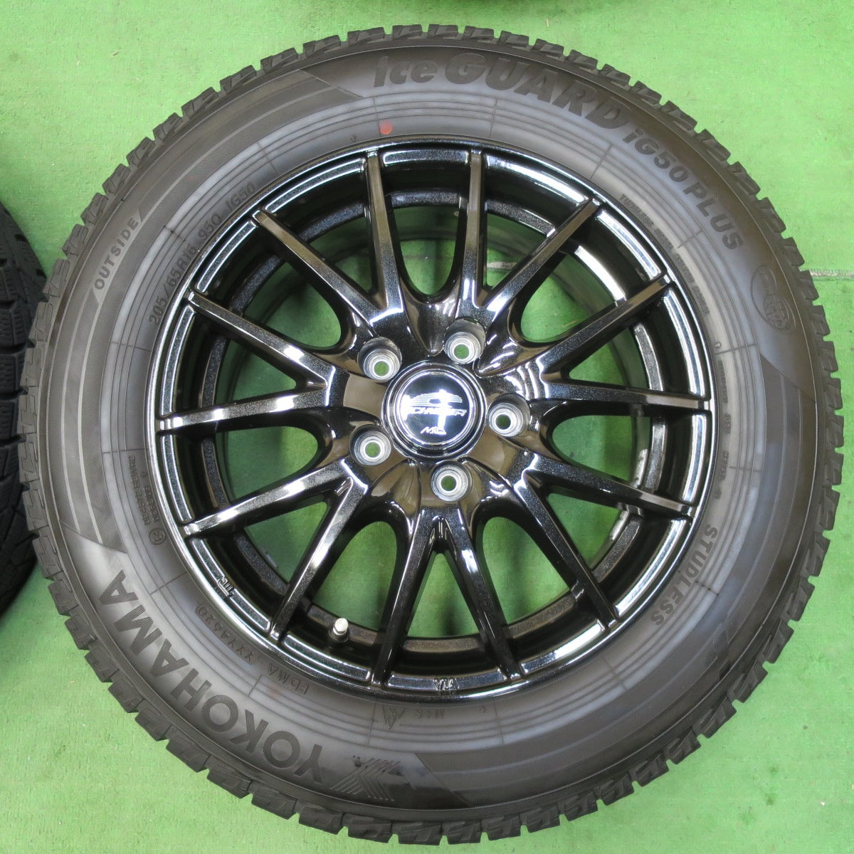 [送料無料] バリ溝！20年！キレイ！9分★スタッドレス 205/65R16 ヨコハマ アイスガード iG50 プラス SCHNEIDER MiD シュナイダー 16インチ PCD114.3/5H★4110511イス