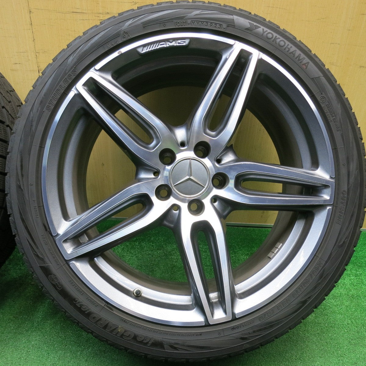 センサー付き！バリ溝！23年！キレイ！9分★ベンツ W213 Eクラス 純正 AMG 245/40R19 スタッドレス ヨコハマ アイスガード iG70 19インチ PCD112/5H★5120403HAス
