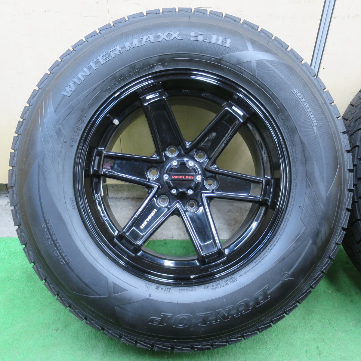 ほぼ未使用！24年！キレイ★KEELER TACTICS 265/70R17 スタッドレス ダンロップ ウインターマックス SJ8+ キーラー タクティクス 17インチ PCD139.7/6H★5111103イス
