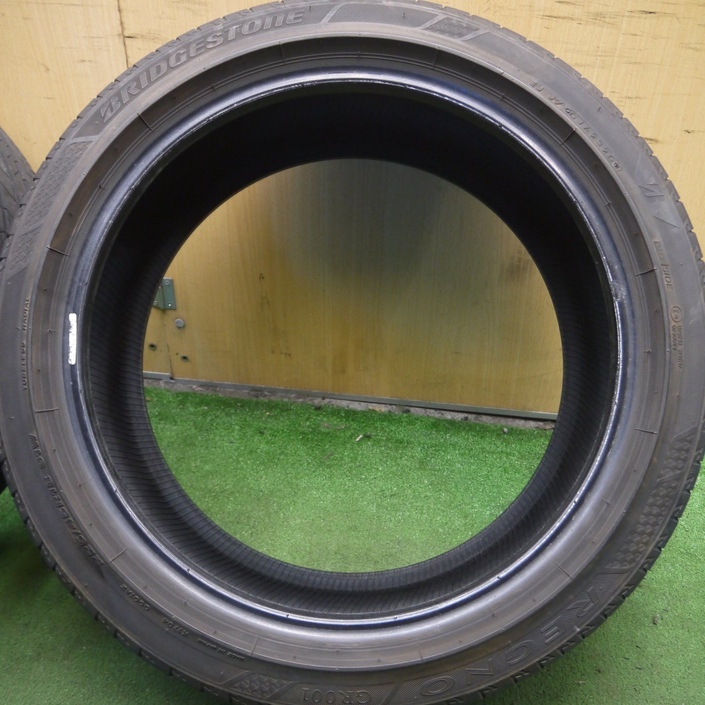 *送料無料* バリ溝！20年！9.5分★225/45R18 ブリヂストン レグノ GR001 GR-X2 タイヤ 18インチ クラウン マークX オデッセイ 等★4031507Hノタ