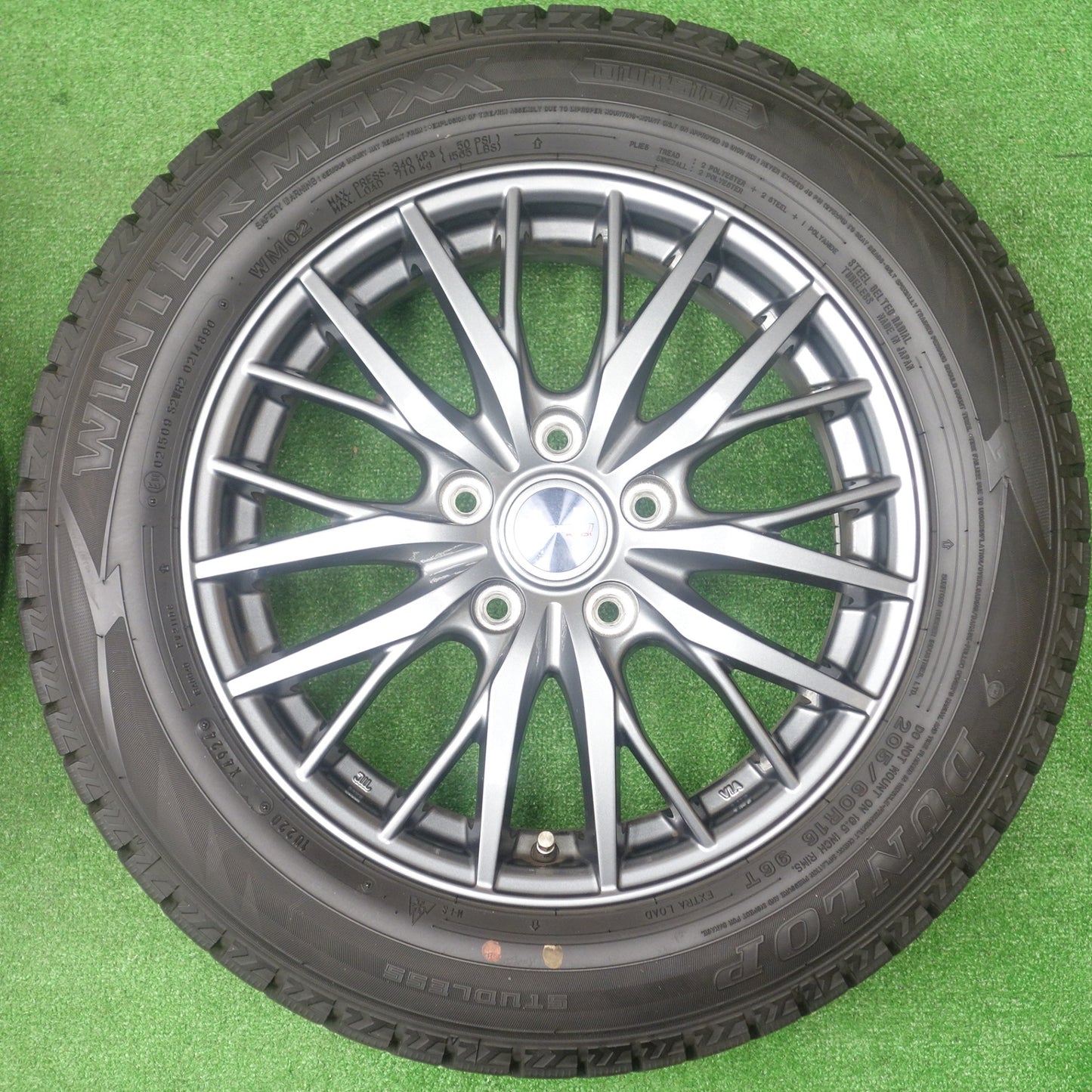 バリ溝！24年！キレイ！9.5分以上★スタッドレス 205/60R16 ダンロップ ウインターマックス WM02 ravrion RM01 ラブリオン 16インチ PCD114.3/5H★6012301KTス