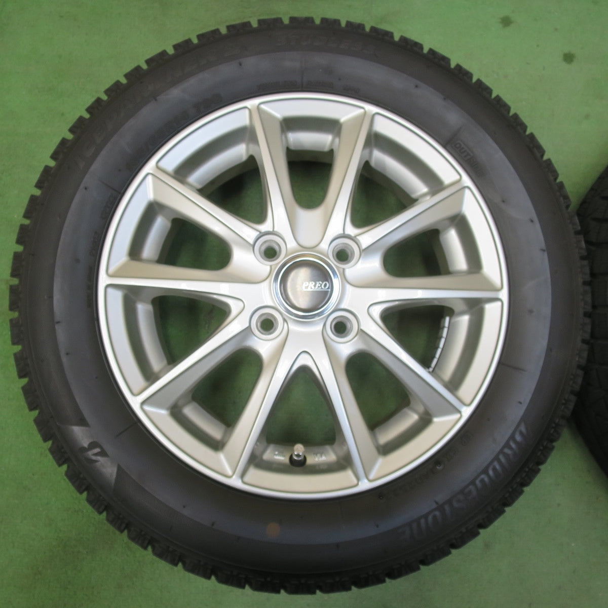 バリ溝！23年！キレイ！9.5分以上★スタッドレス 165/65R14 ブリヂストン アイスパートナー2 PREO プレオ 14インチ ソリオ ハスラー 等 PCD100/4H★5122706イス