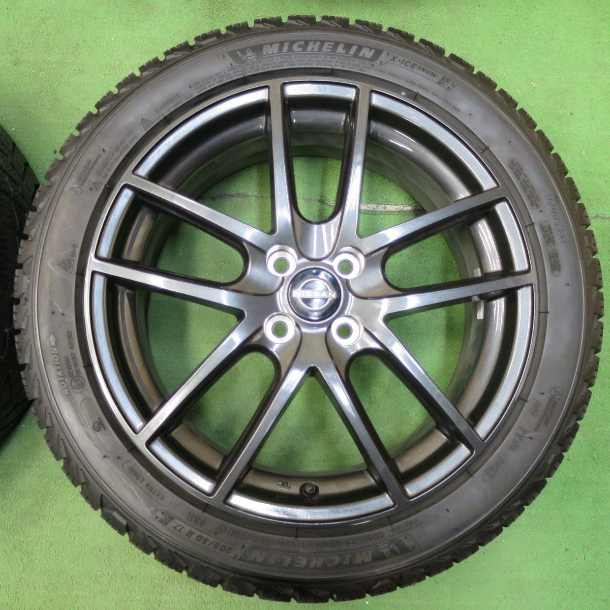 バリ溝！22年！キレイ！ほぼ10分★日産 オーラ 純正 エスティーロ 205/50R17 スタッドレス ミシュラン X-ICE SNOW 17インチ PCD100/4H★5010415イス