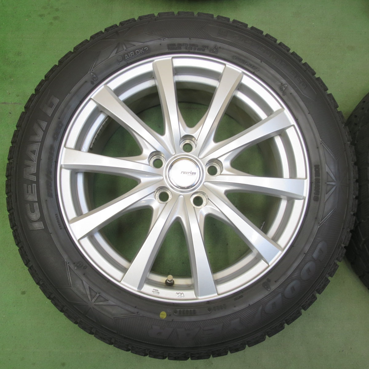 バリ溝！23年！キレイ！9分★スタッドレス 215/60R17 グッドイヤー アイス ナビ8 ナビ6 ravrion RS01 ラブリオン 17インチ PCD114.3/5H★6040803イス