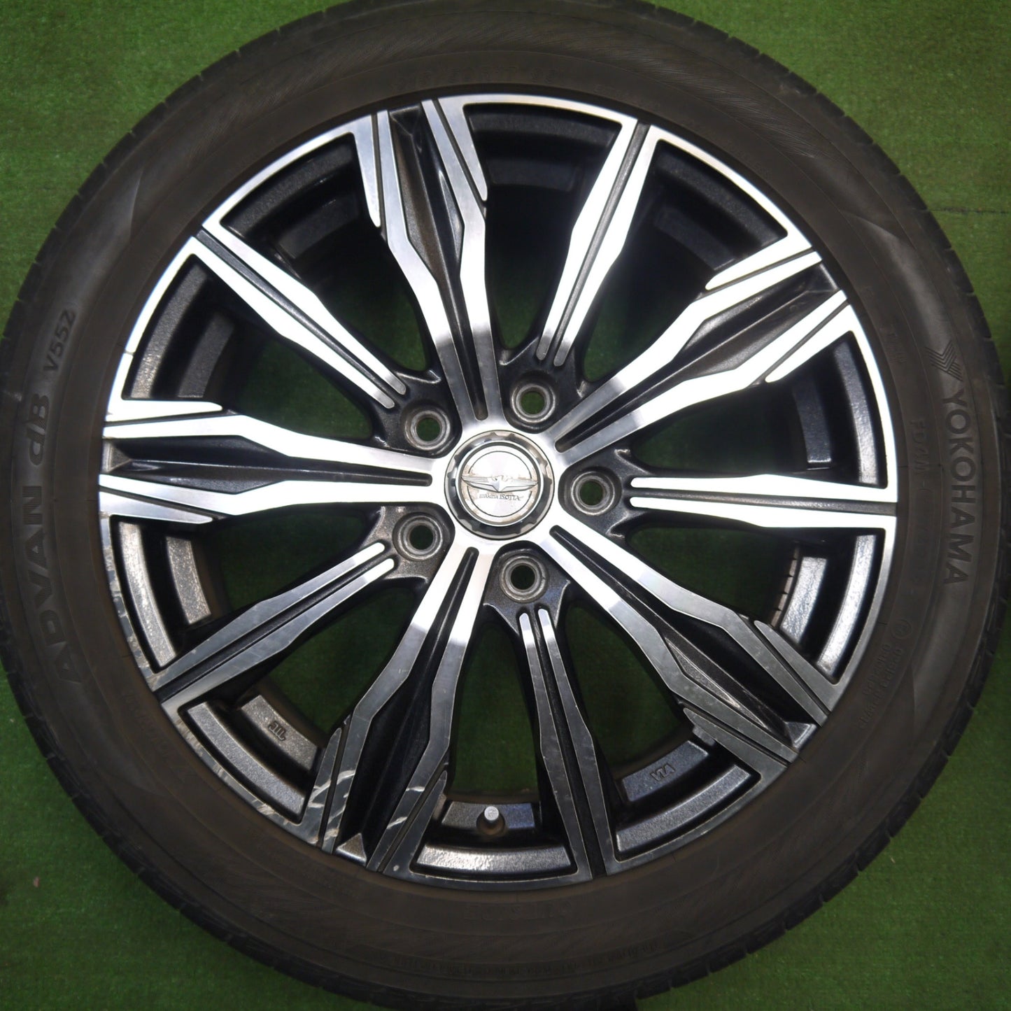 バリ溝！9.5分★215/50R17 ヨコハマ アドバン dB V552 makina ISOTTA マキナ イゾッタ 17インチ PCD114.3/5H★6011308Hノ
