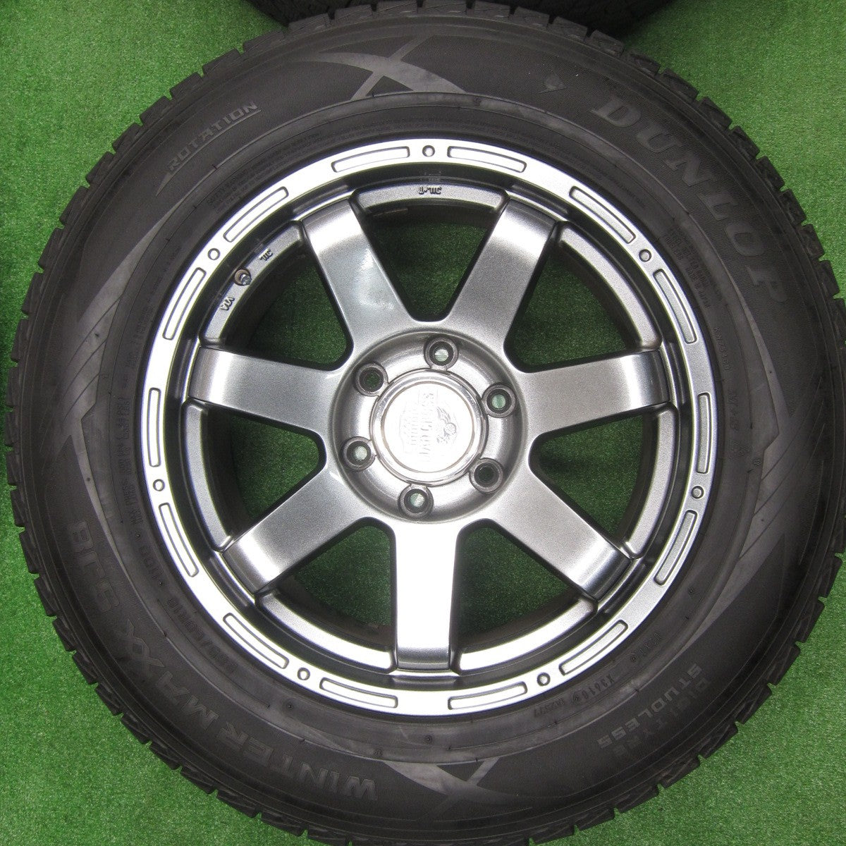 [送料無料] バリ溝！キレイ！9.5分★スタッドレス MAD CROSS 265/60R18 ダンロップ ウインターマックス SJ8 マッドクロス 18インチ PCD139.7/6H★4111807TNス