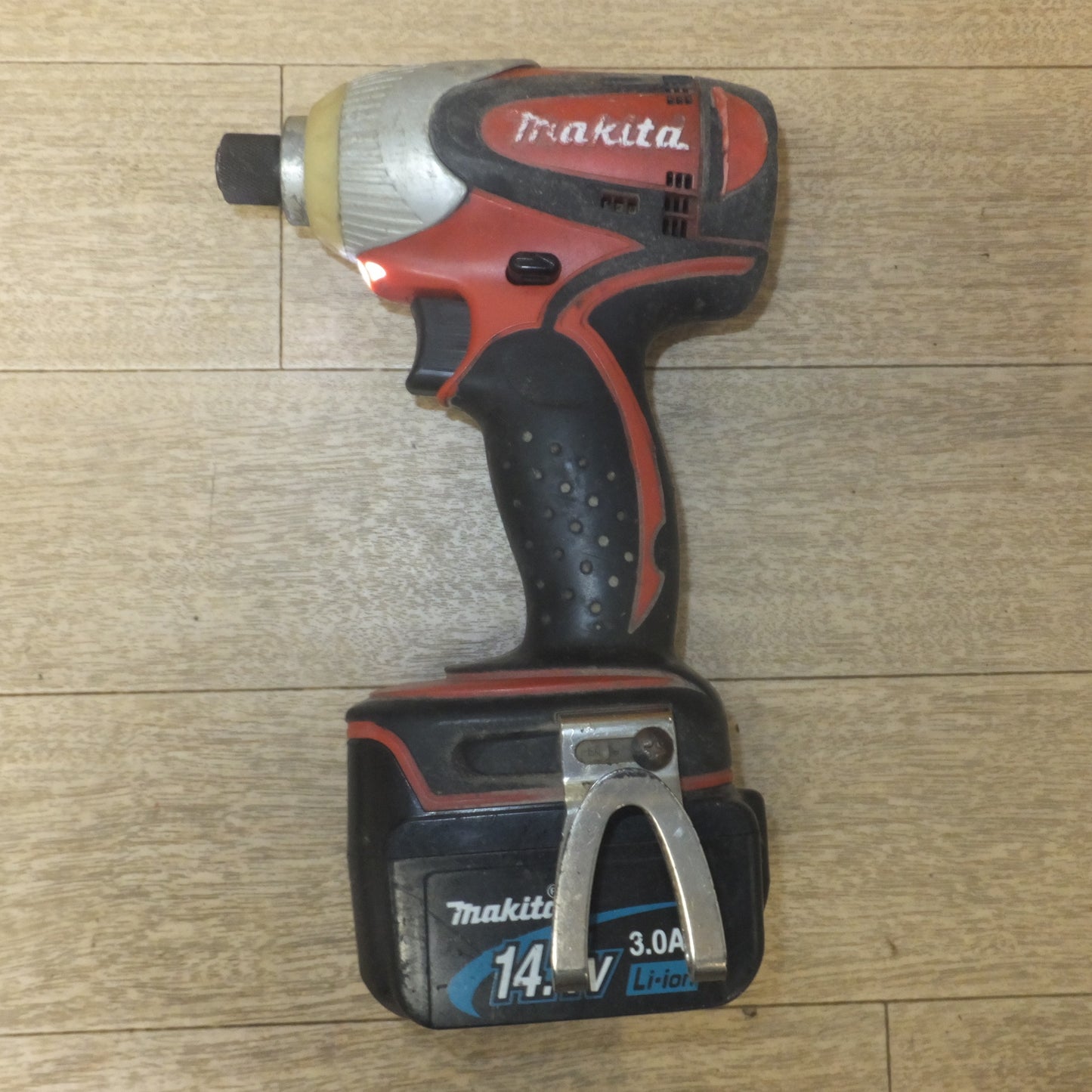 [送料無料] ★マキタ makita 充電式インパクトドライバ TD130D　バッテリ BL1430　セット★