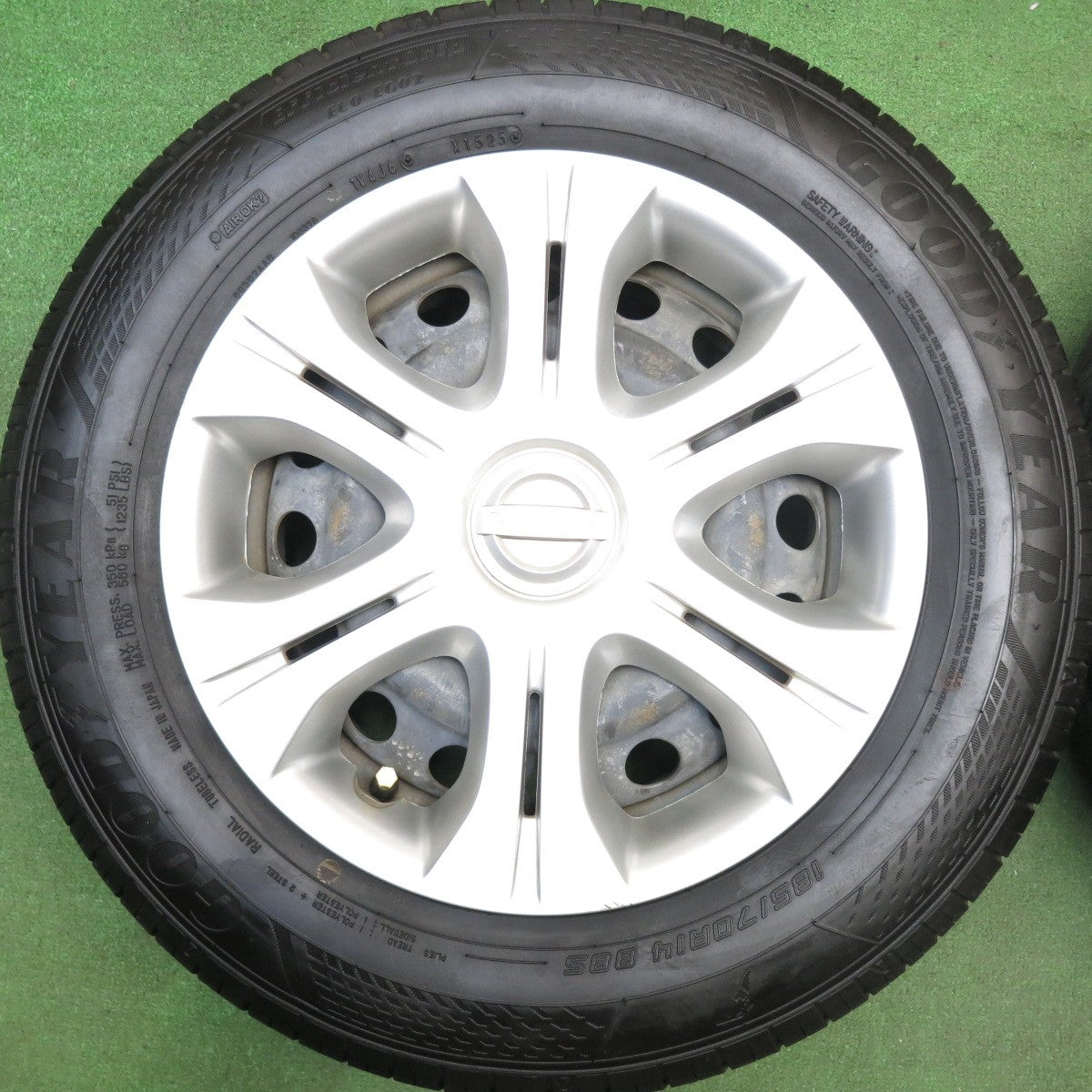 バリ溝！25年！9.5分★日産 ノート 純正 スチール 185/70R14 グッドイヤー EfficientGrip ECO EG02 14インチ PCD100/4H★6031512HAノ