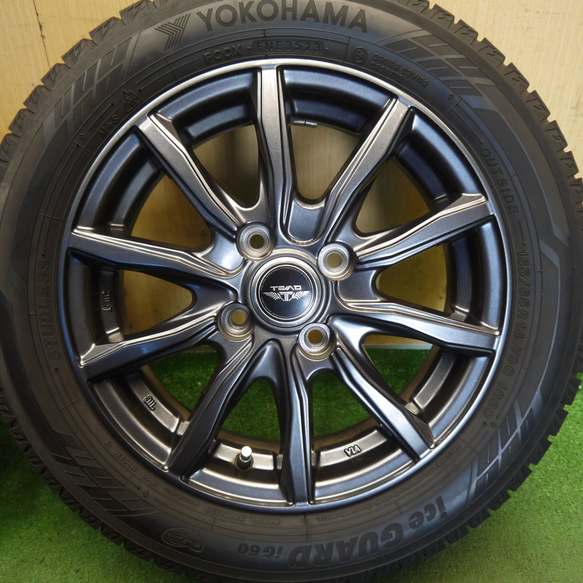 バリ溝！23年！キレイ！9.5分◎スタッドレス 165/65R14 ヨコハマ アイスガード iG60 TEAD テッド 14インチ PCD100/4H◎6080404Hス