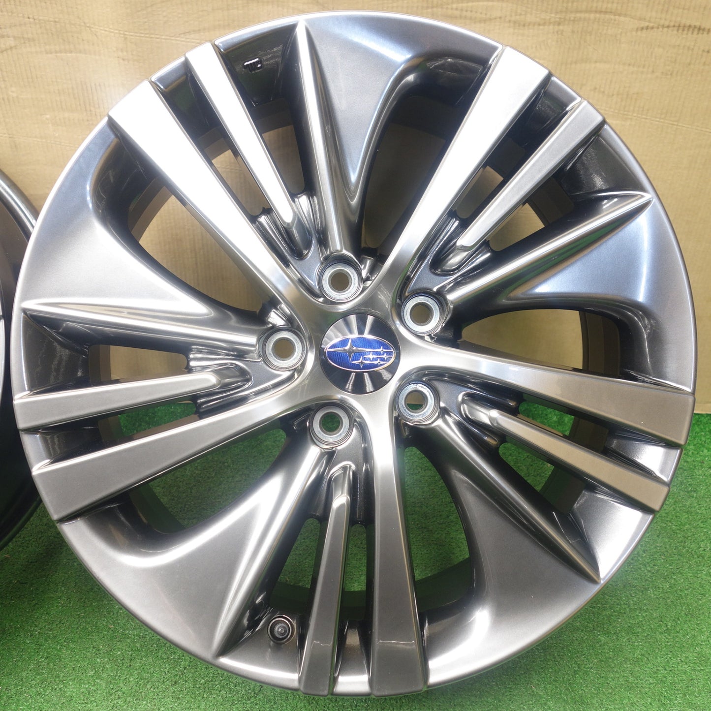 キレイ★スバル レヴォーグ レイバック 純正 ホイール 18インチ 18×7J PCD114.3/5H★6020102KTホ