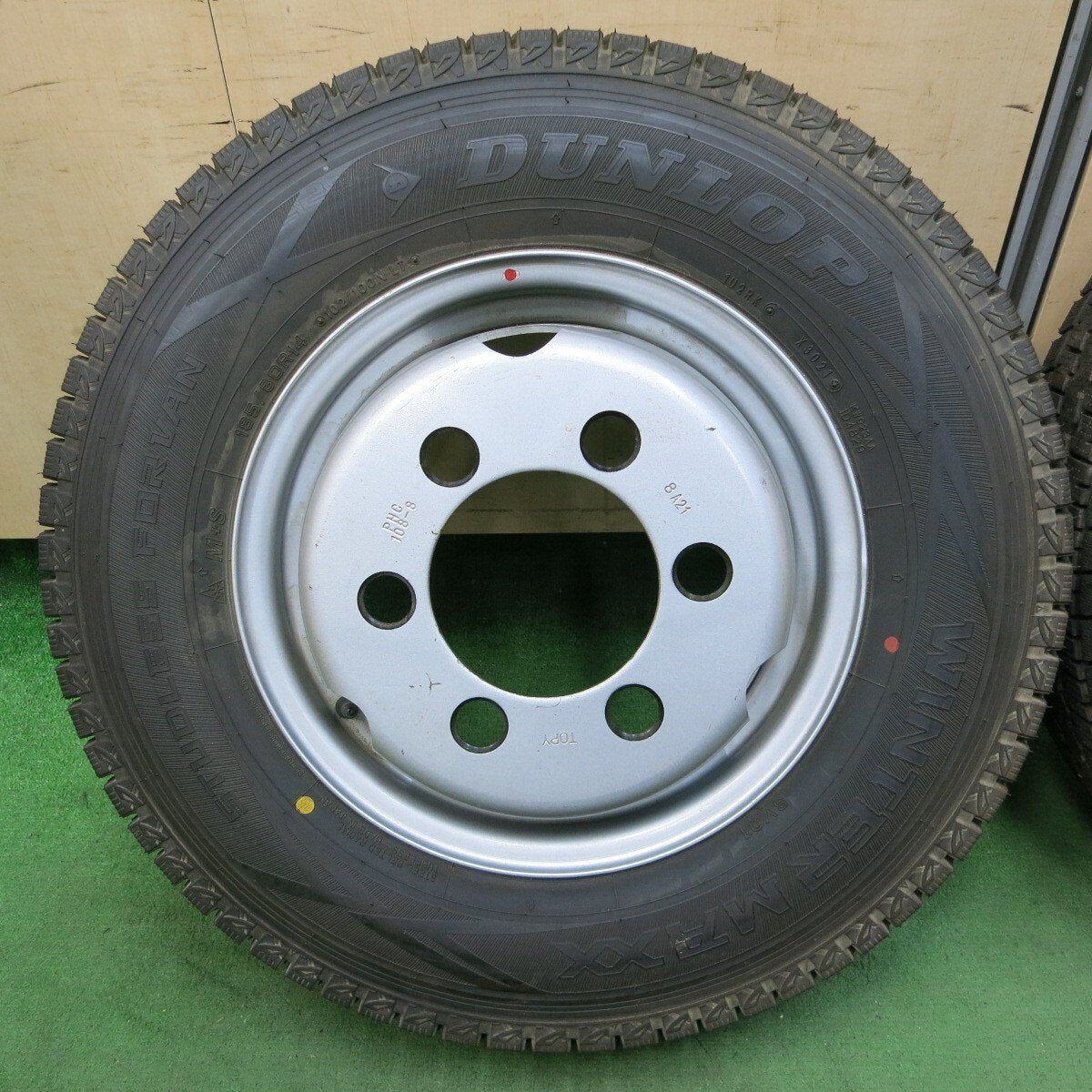 バリ溝！21年！9.5分以上★トラック タイヤ 185/80R14 102/100N スタッドレス ダンロップ ウインターマックス SV01 TOPY スチール 108-8 PCD184.15/6H★5030701ナス