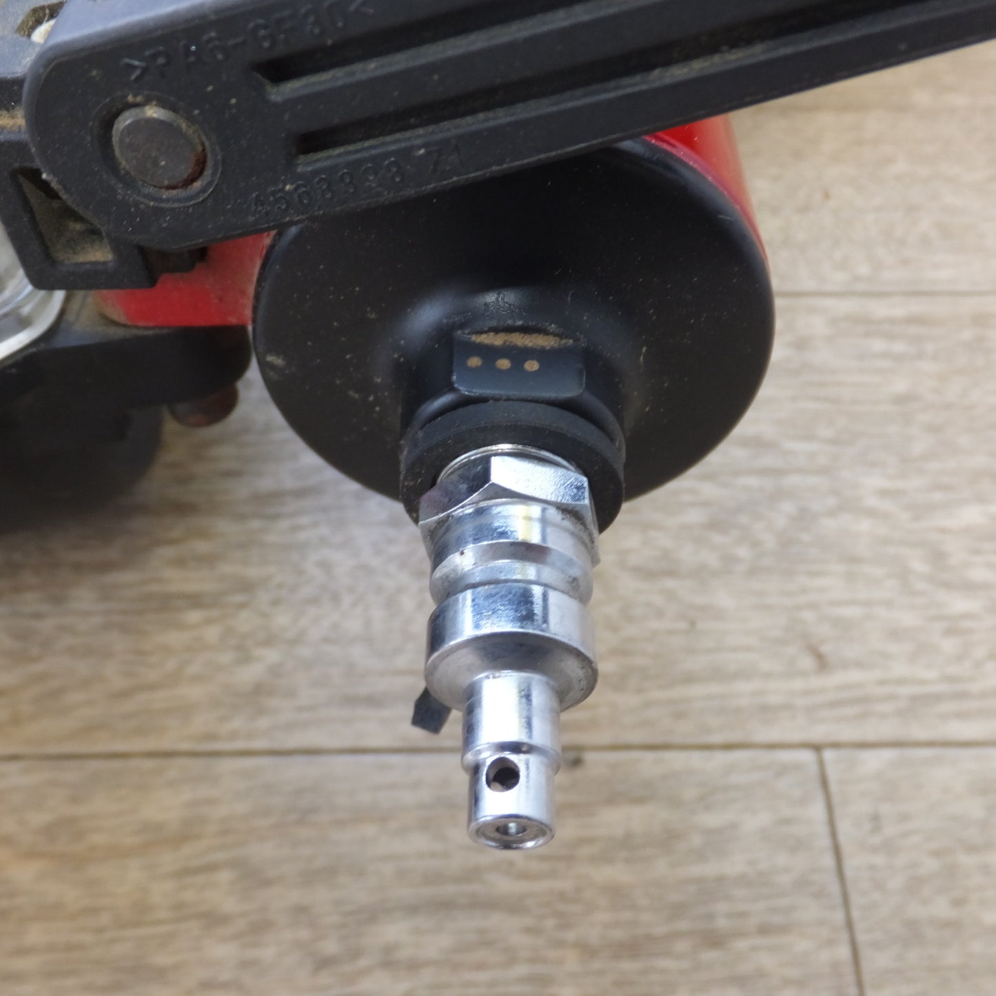 [送料無料] ★マキタ makita 65mm 高圧エア釘打 AN636H　使用空気圧 1.18～2.26MPa★