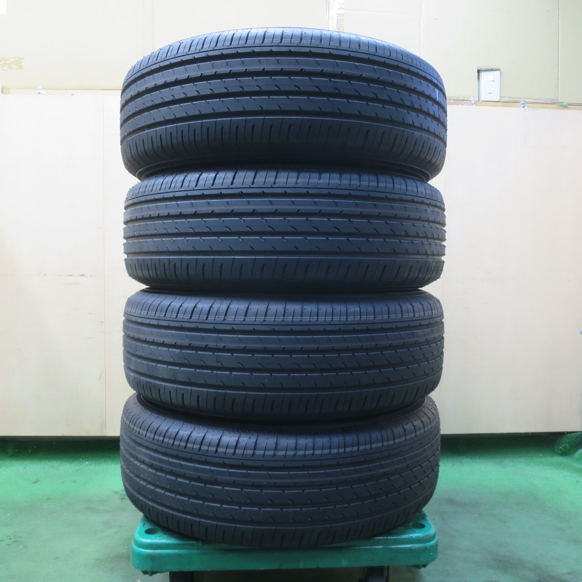 新車外し！23年★トヨタ 40系 アルファード ヴェルファイア 純正 225/65R17 ヨコハマ アドバン V03 17インチ PCD120/5H★6021701イノ
