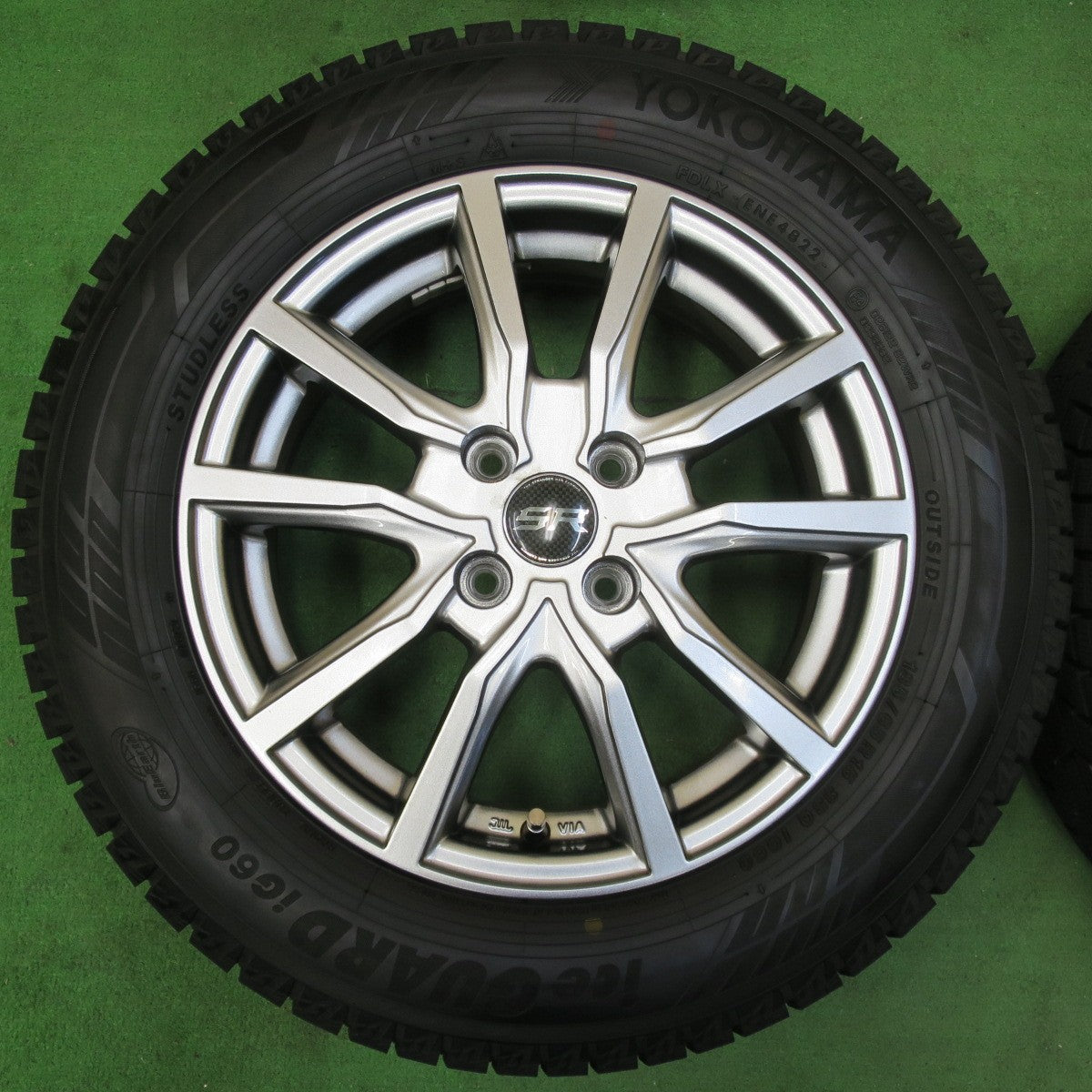 [送料無料] バリ溝！22年！キレイ！9.5分★スタッドレス 185/65R15 ヨコハマ アイスガード iG60 STRANGER ストレンジャー 15インチ PCD100/4H★4110808イス
